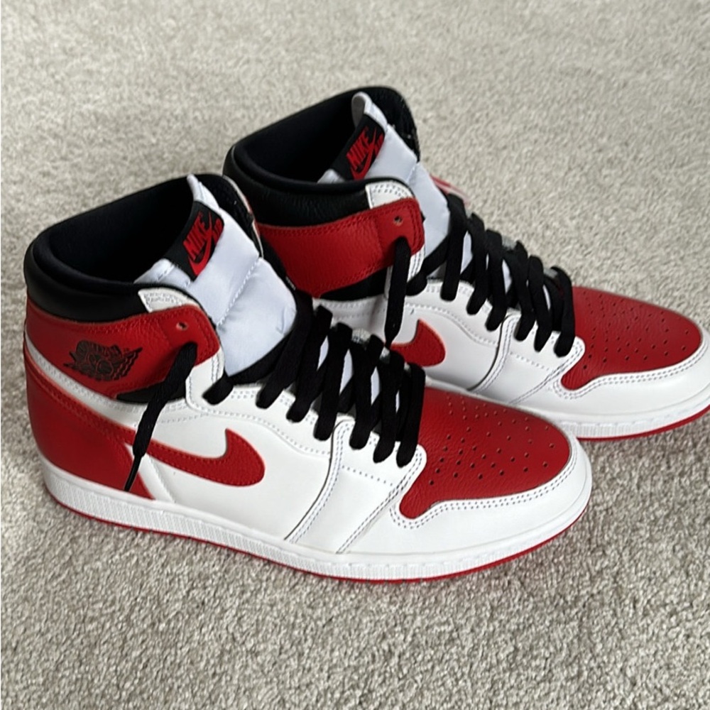 Jordan Retro High OG
Size 10
Red/black/white

Brand new, never worn